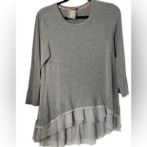 Dolan Soft Gray Tiered Asymmetrical Hem Sz M